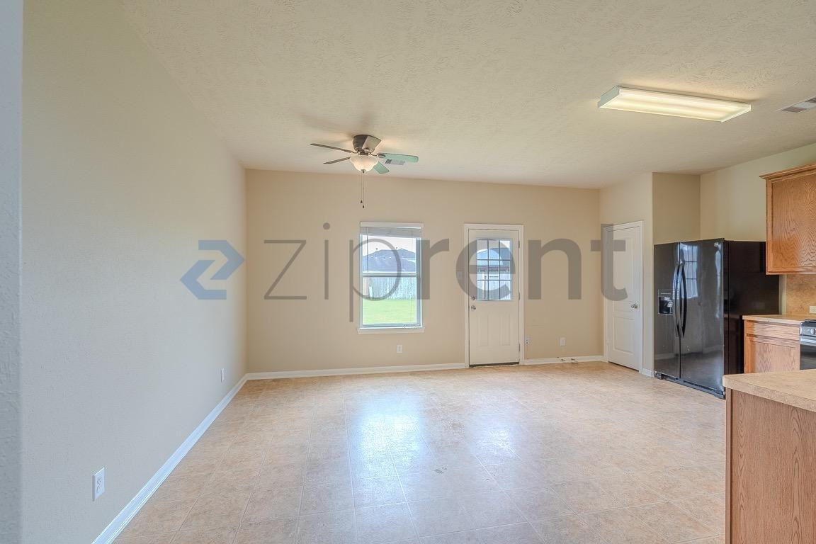 3029 Cambridge Meadows Ln - Photo 7 of 33