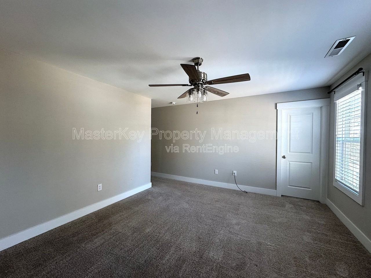 102 N Dunn St - Photo 7 of 24