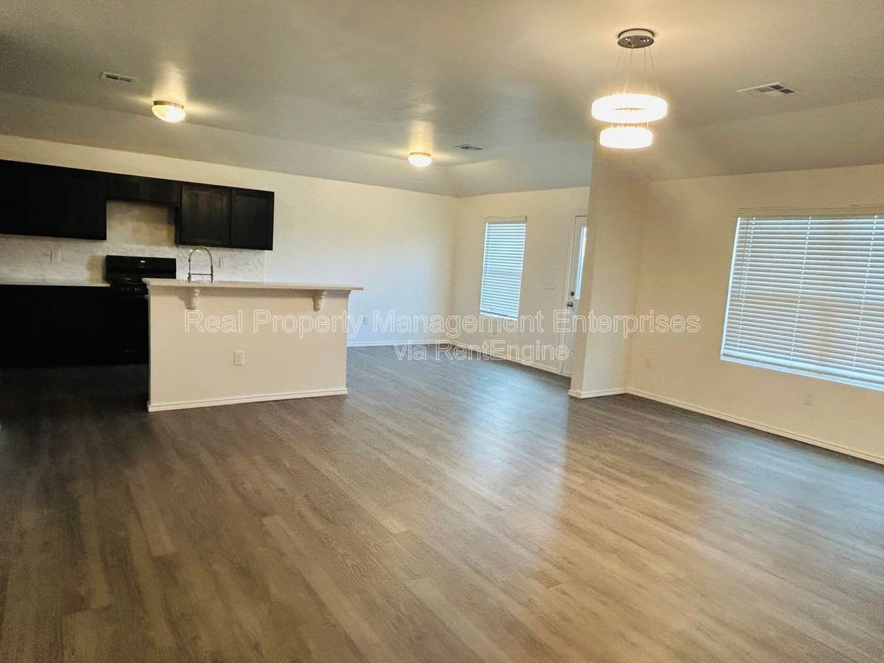 11624 Nw 96th St - Photo 5 of 32