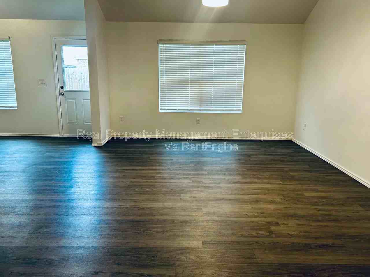 11624 Nw 96th St - Photo 6 of 32