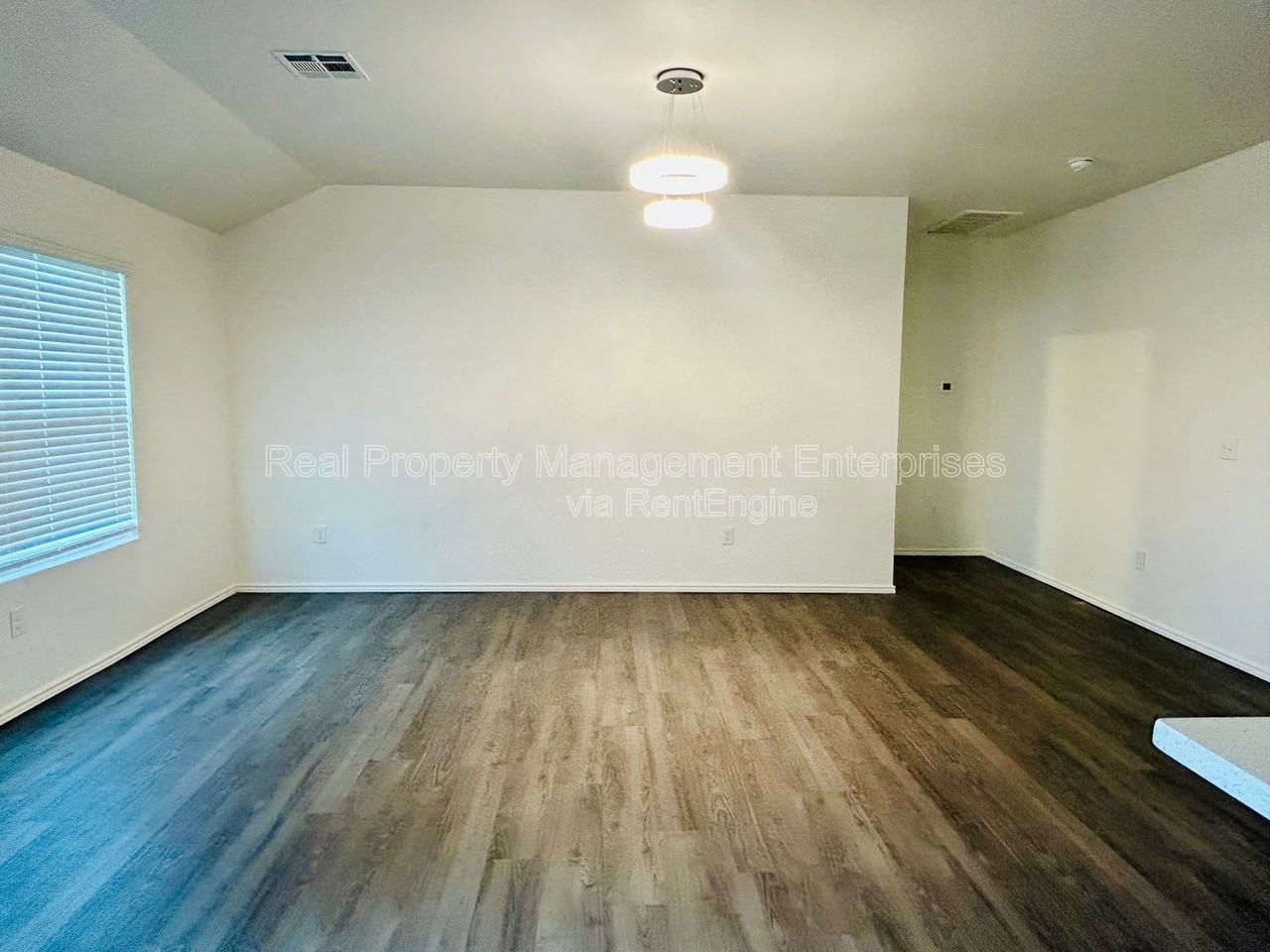 11624 Nw 96th St - Photo 7 of 32