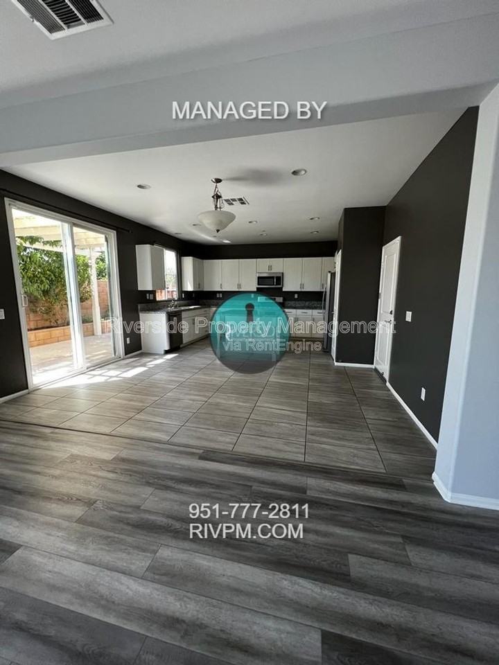 8284 Camino Alto Dr - Photo 3 of 35