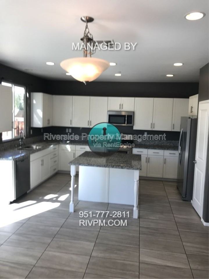 8284 Camino Alto Dr - Photo 4 of 35