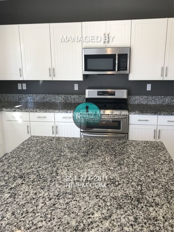 8284 Camino Alto Dr - Photo 7 of 35