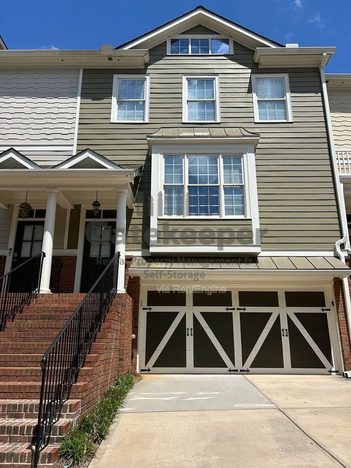 106 Lexington Vlg