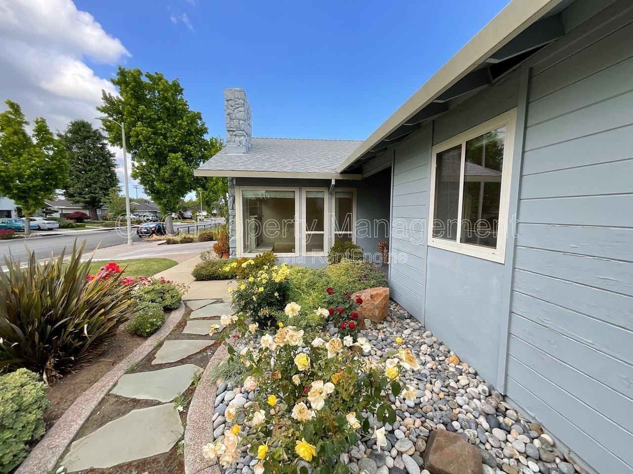 1426 Ormsby Dr - Photo 5 of 43