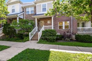 featured image of 404 N Sarah St