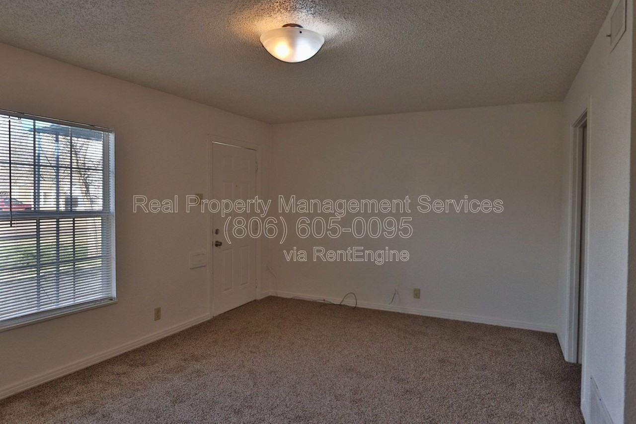 2521 41st St - Photo 3 of 7