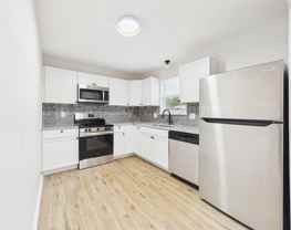 100 S Oxford Ave - Photo 1 of 1