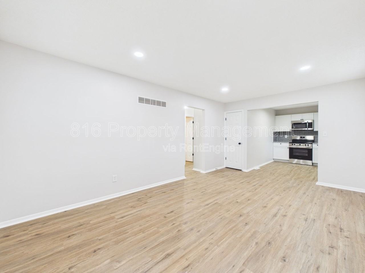 100 S Oxford Ave - Photo 3 of 26