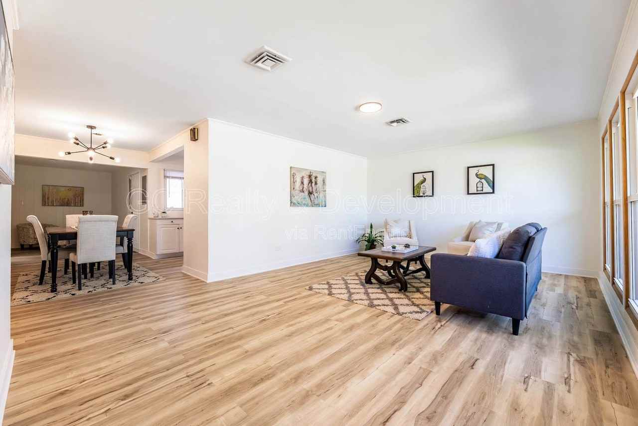 111 Nashua St - Photo 2 of 21