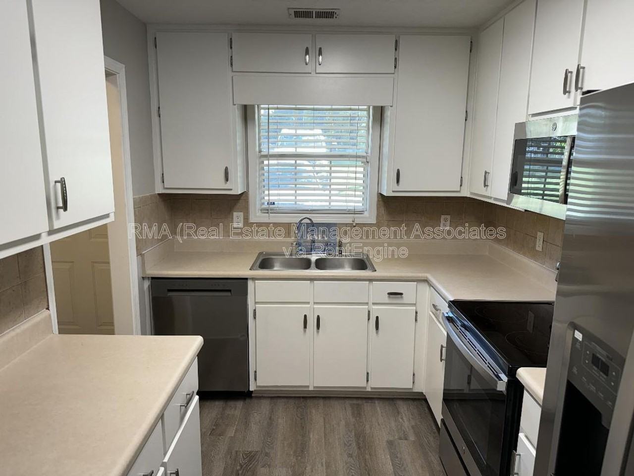 43 92 Place - Photo 2 of 9