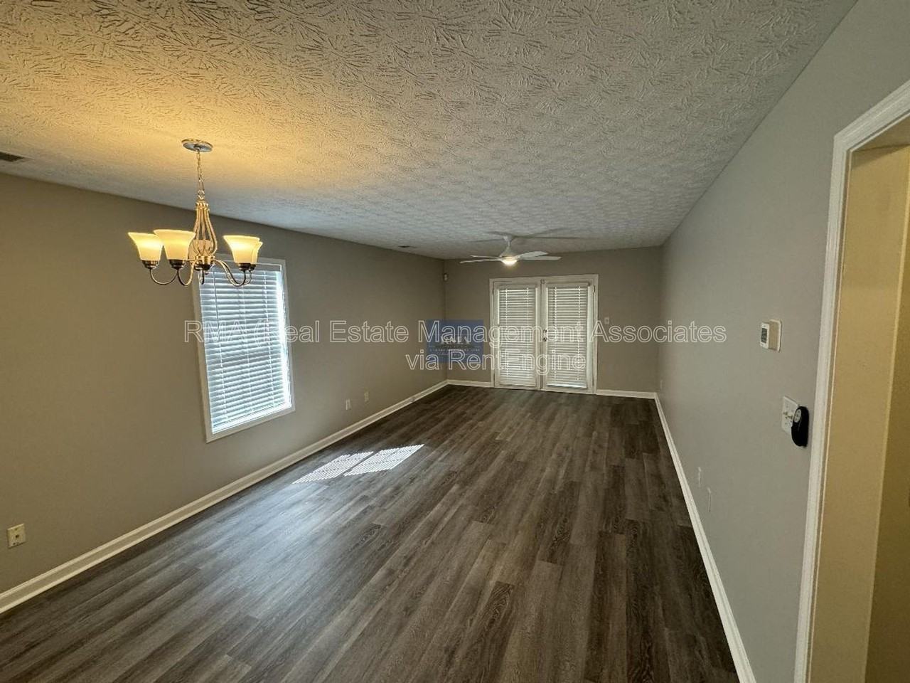 43 92 Place - Photo 3 of 9