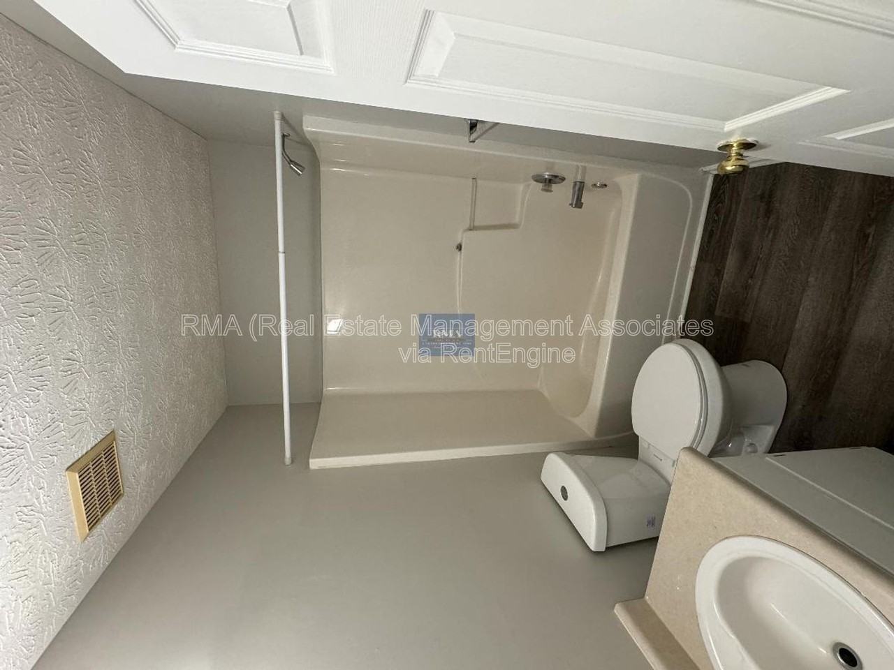 43 92 Place - Photo 7 of 9