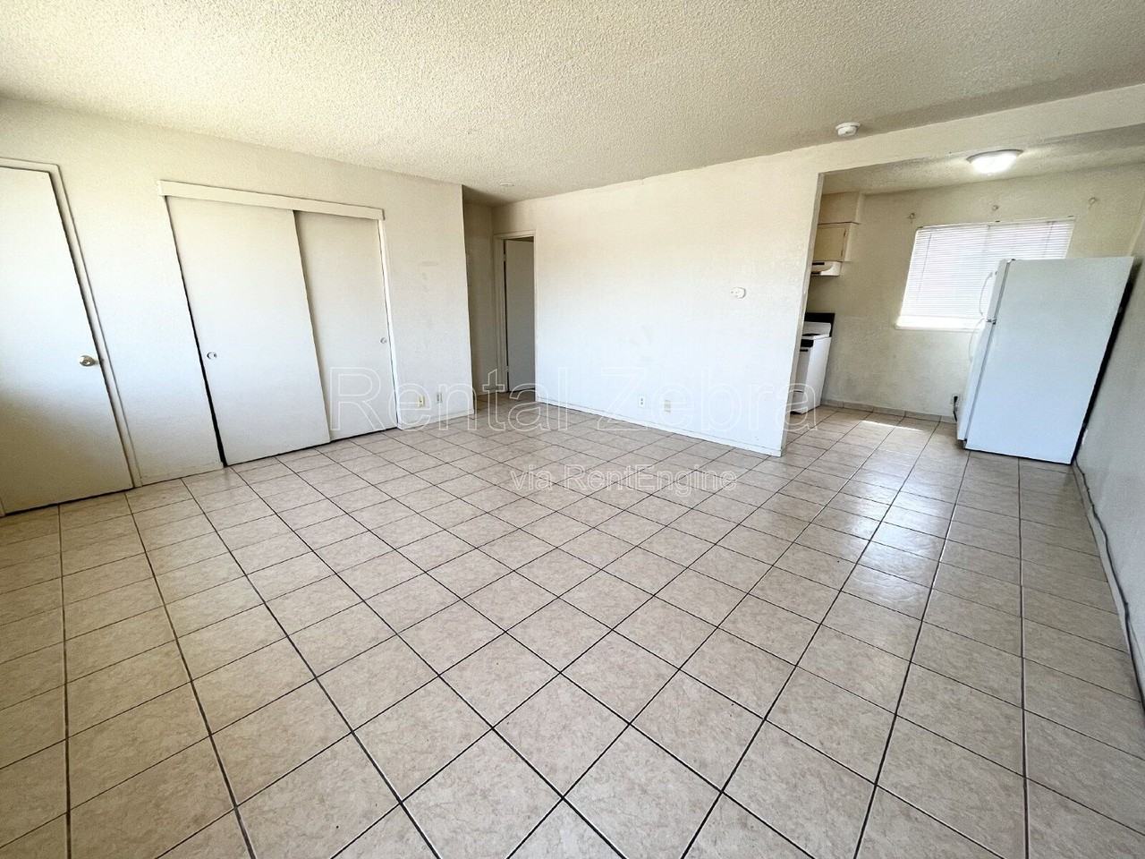 1114 I St - Photo 2 of 5