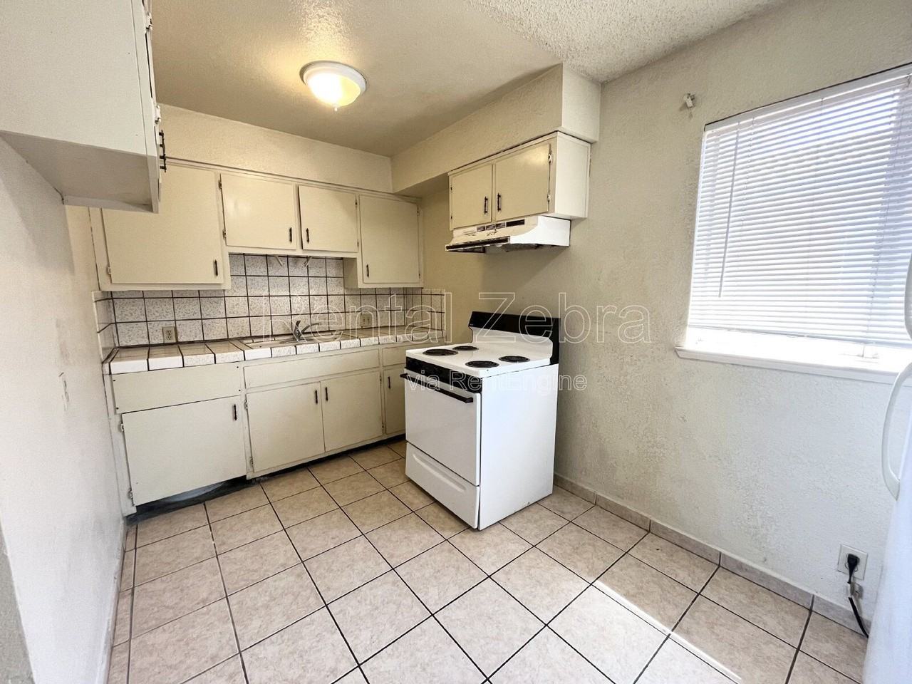 1114 I St - Photo 5 of 5