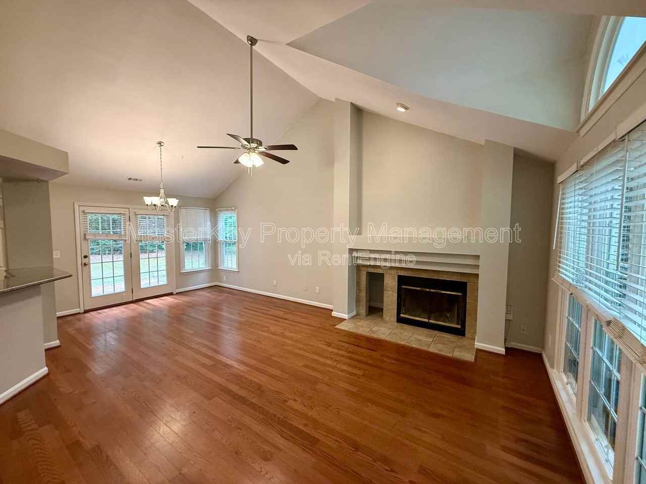 103 Miramar Ct - Photo 2 of 18