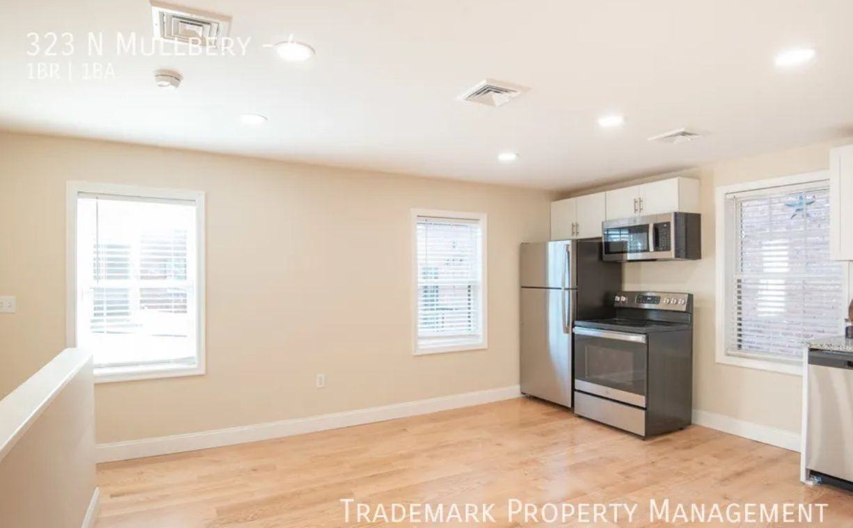 323 N Mulberry St #4 - Photo 4 of 17