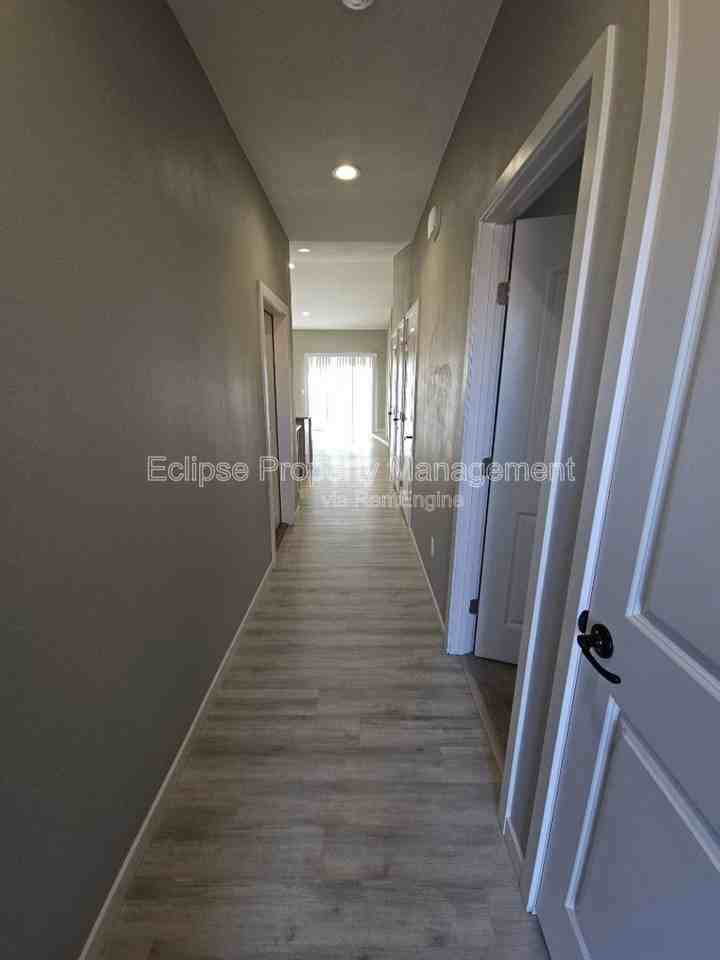 507 Crestone Ave - Photo 7 of 16