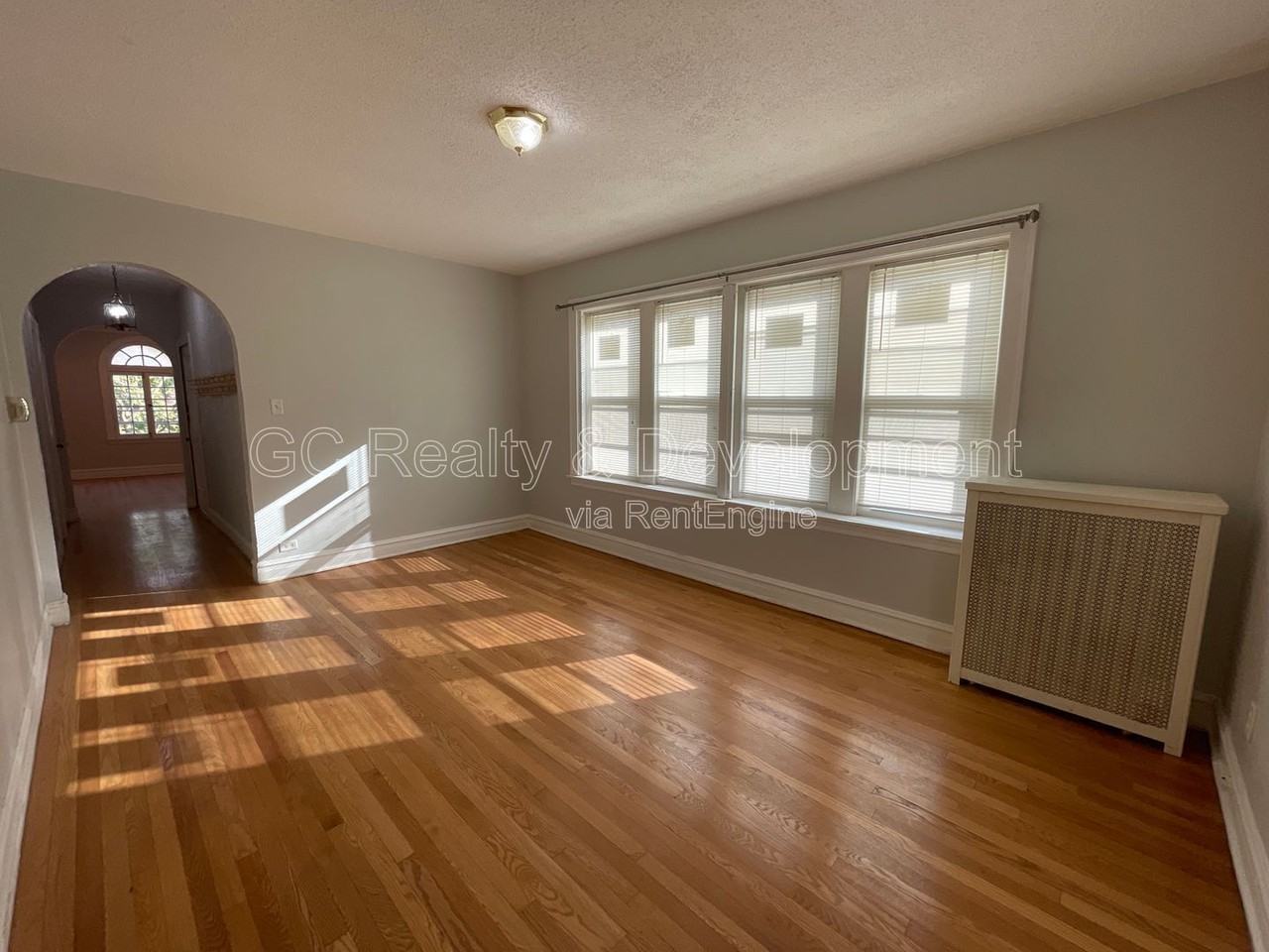 7512 N Claremont Ave #2 - Photo 3 of 23