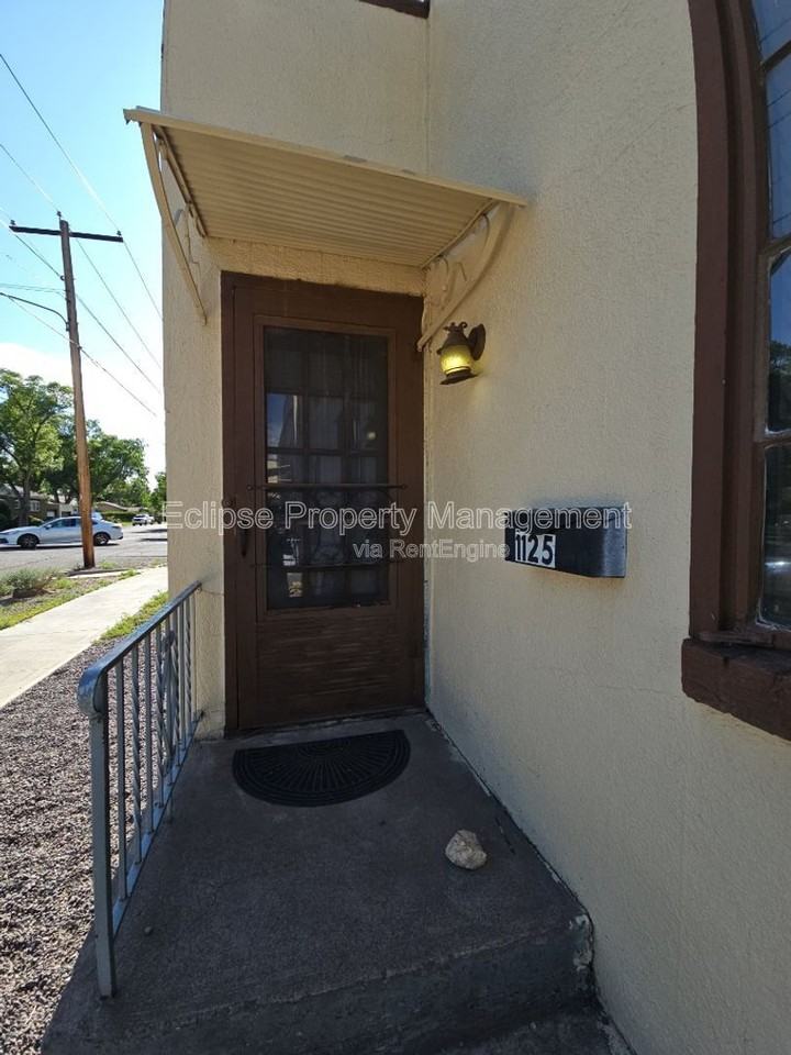 1125 3rd St - Photo 2 of 14
