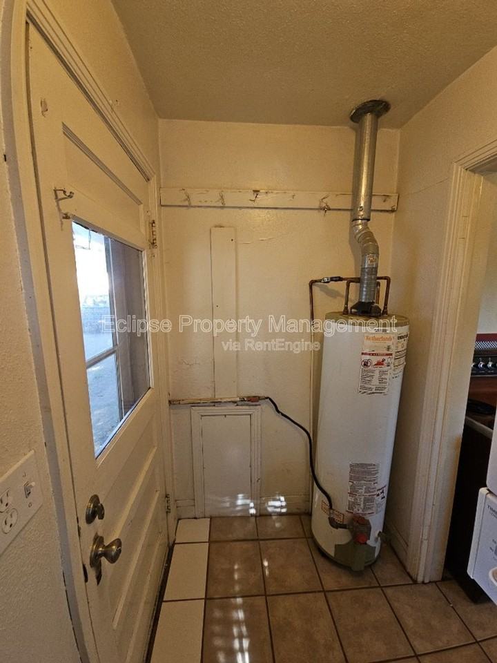 1125 3rd St - Photo 6 of 14