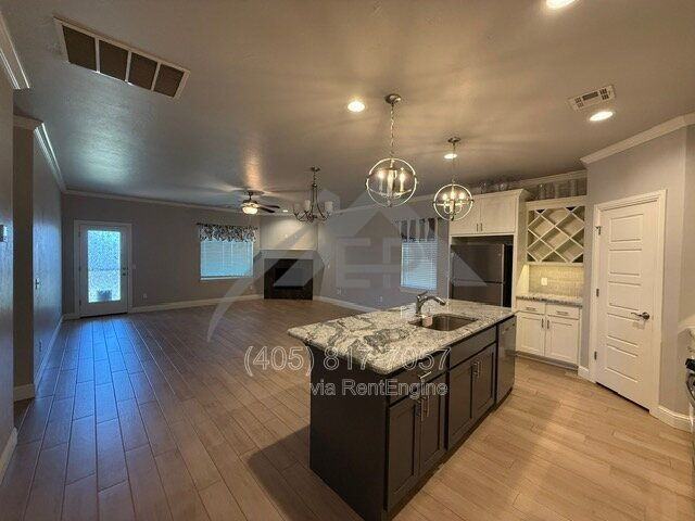 10001 Glover River Dr - Photo 4 of 24