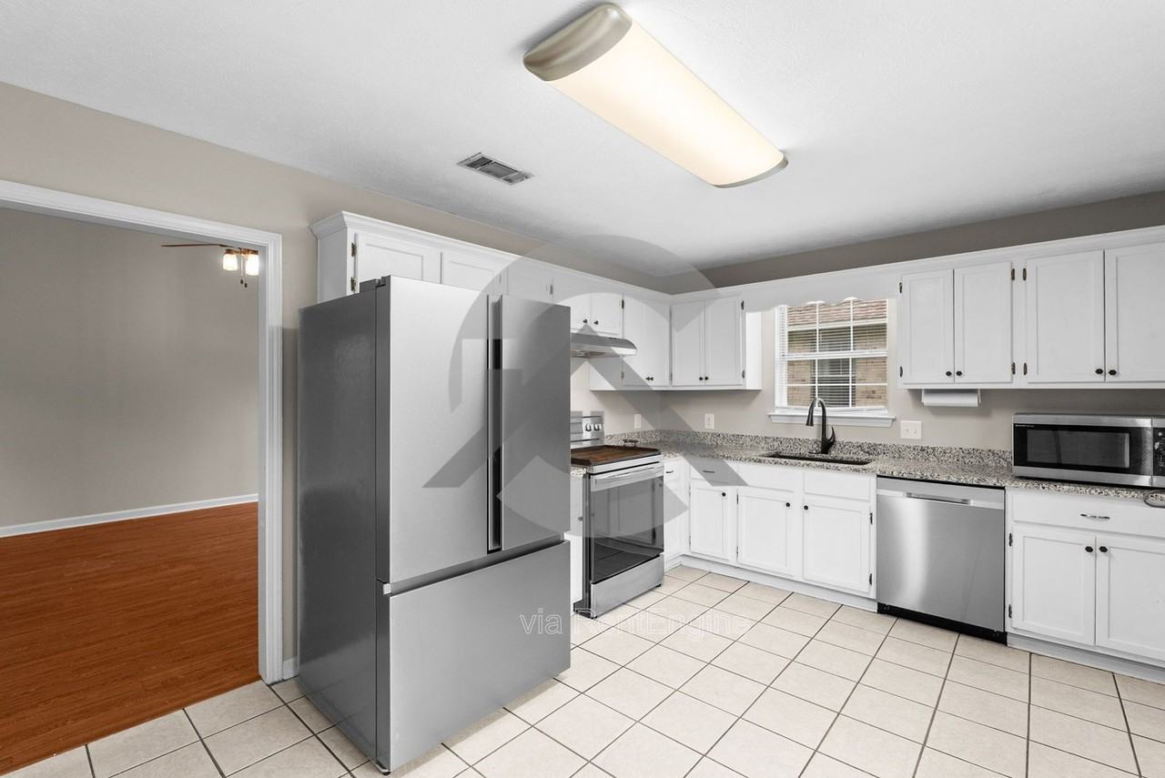 3970 Gabrial Dr - Photo 5 of 13