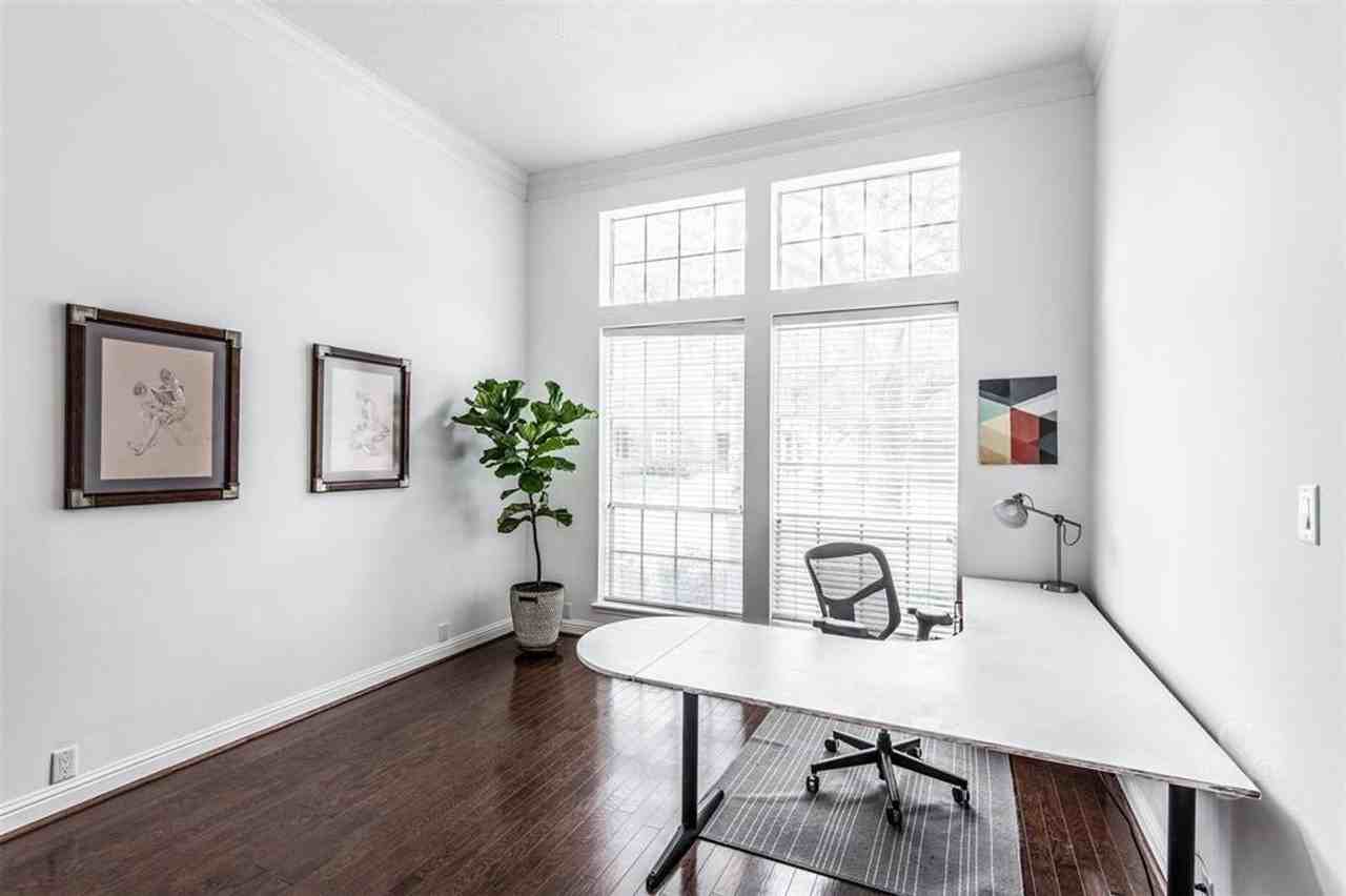 2211 Merrill Hills Cir - Photo 4 of 26