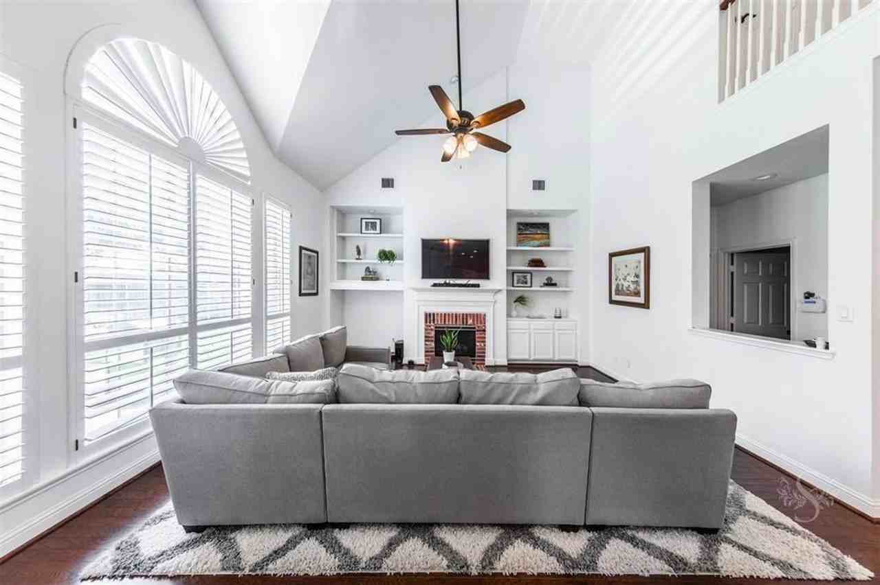 2211 Merrill Hills Cir - Photo 7 of 26