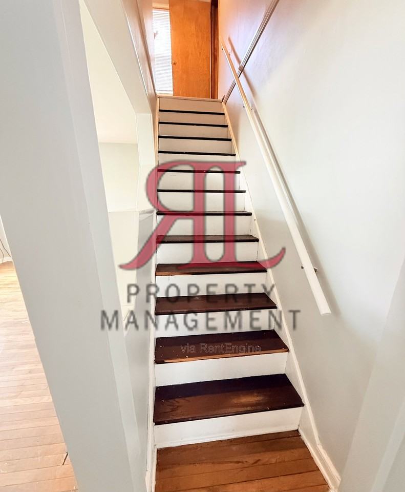 1011 Mohican Ave - Photo 7 of 16