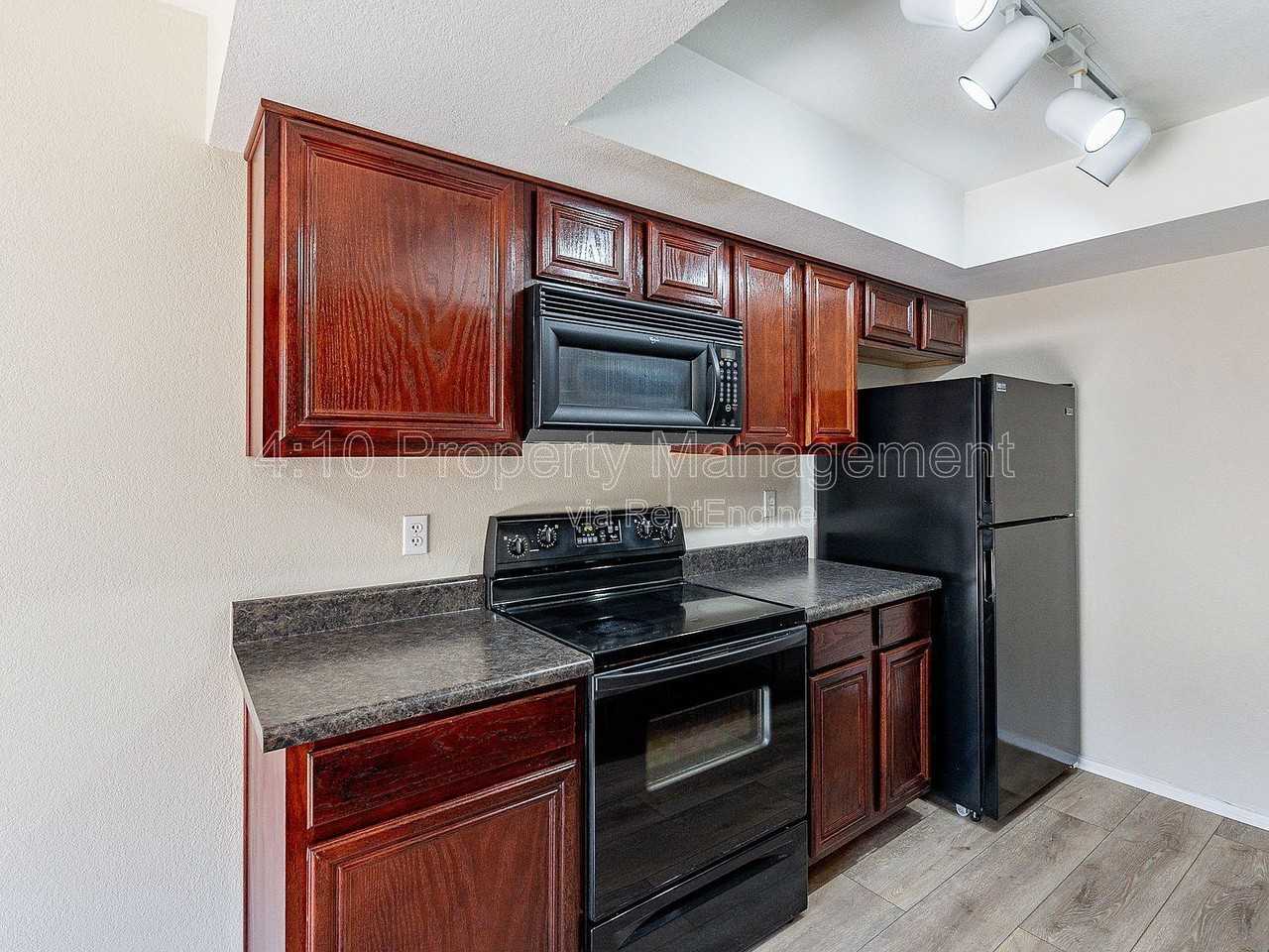 1266 N 85th Pl - Photo 7 of 40