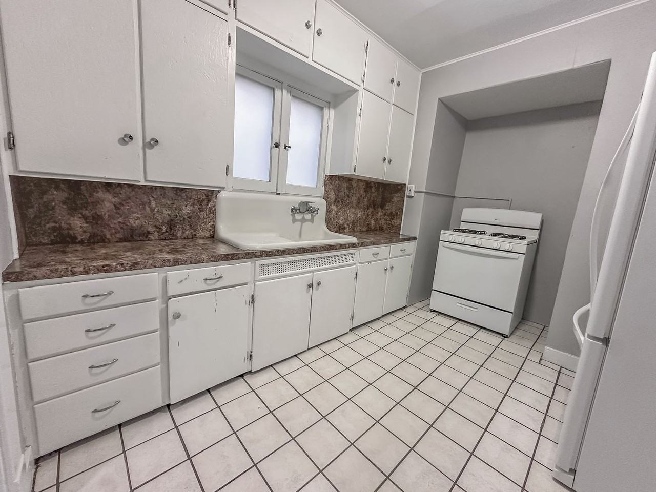 41 Caledonia St Ne #1 - Photo 7 of 9