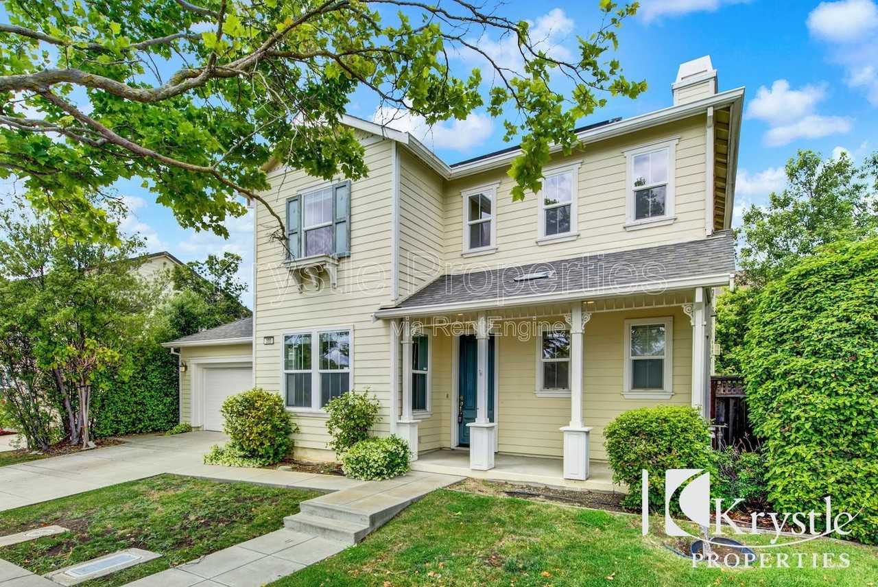 300 Poplar Ave - Photo 6 of 32