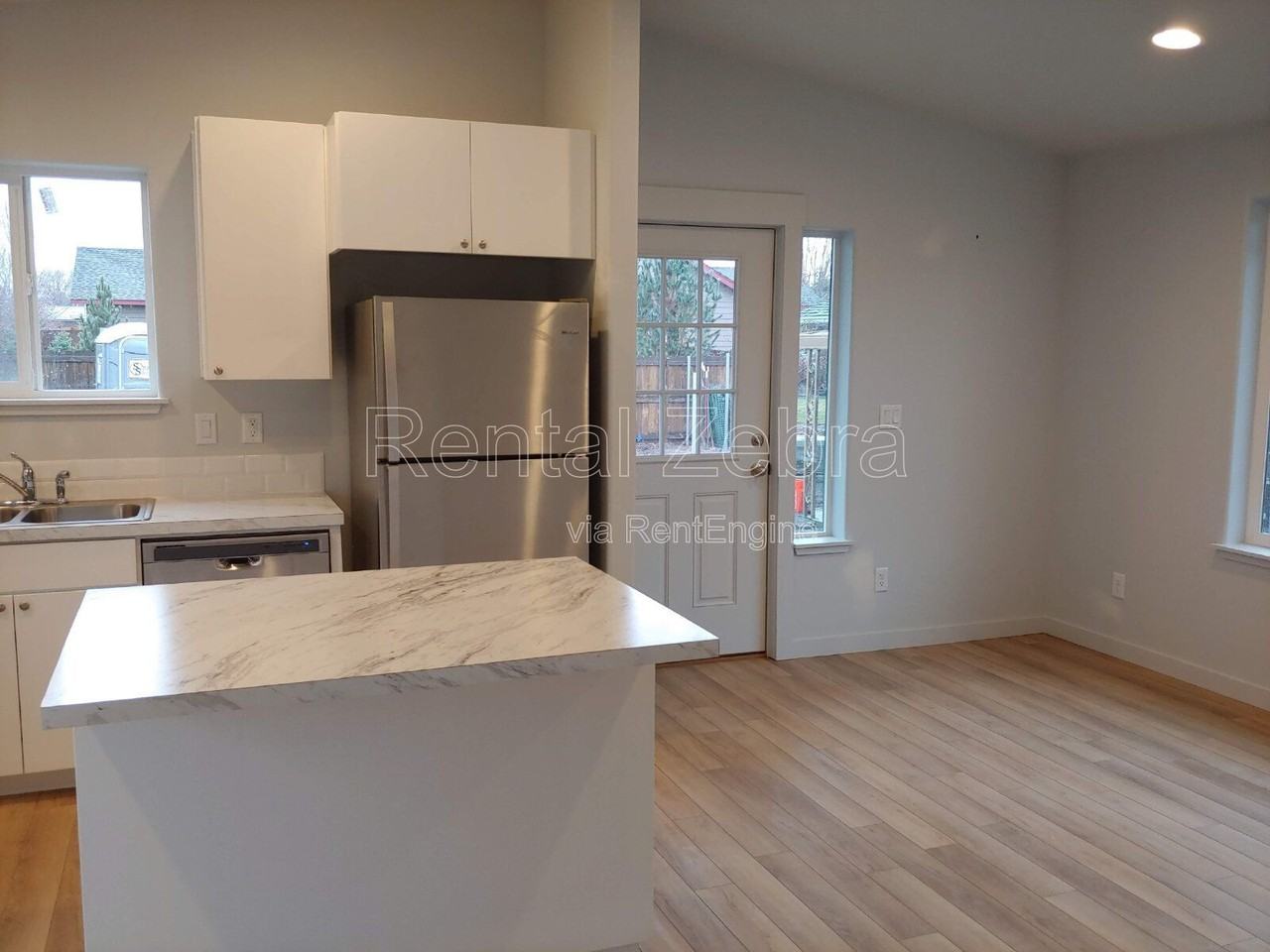 2044 Nw 11th St #2044 - Photo 4 of 10