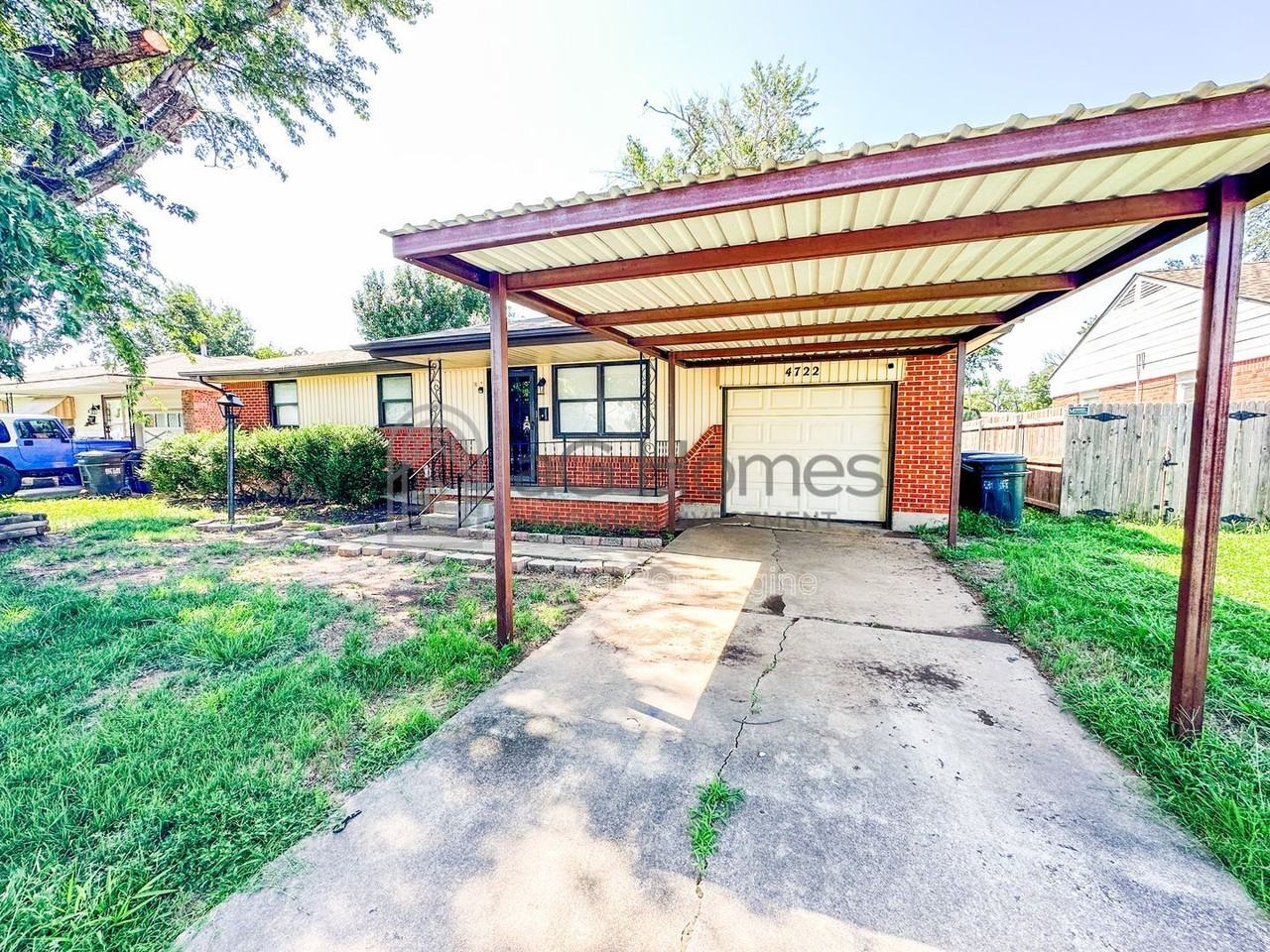 4722 Se 27th St - Photo 3 of 19