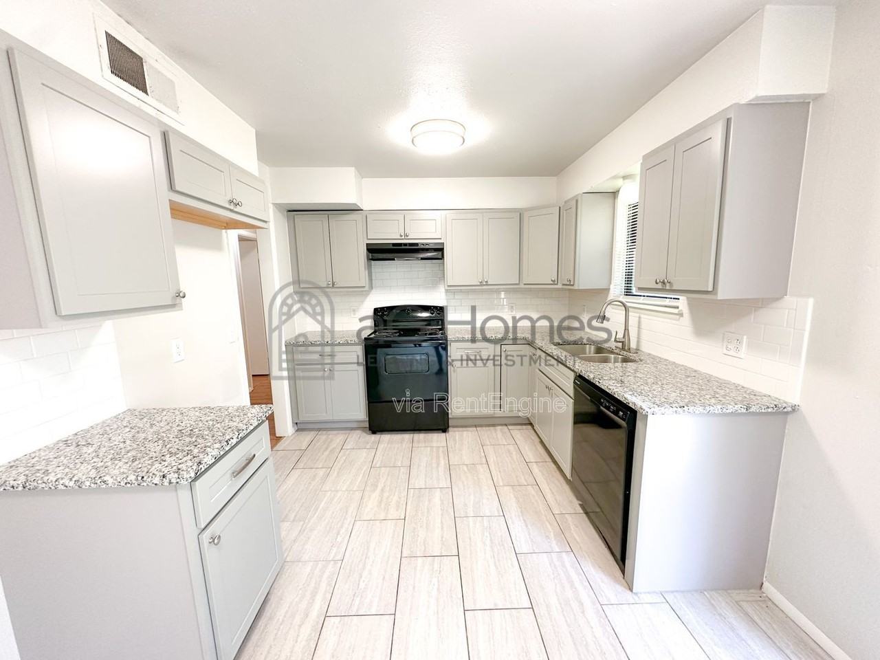 4722 Se 27th St - Photo 7 of 19