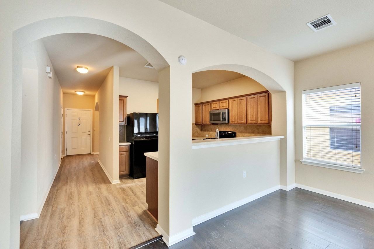 7405 Montezuma St - Photo 4 of 50