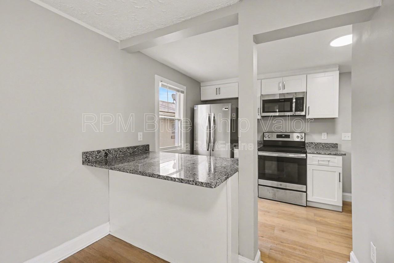 1710 Lawn Ave - Photo 7 of 25