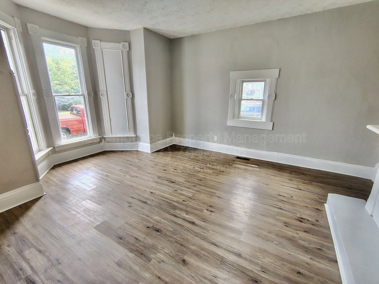 817 S Main St - Photo 3 of 11