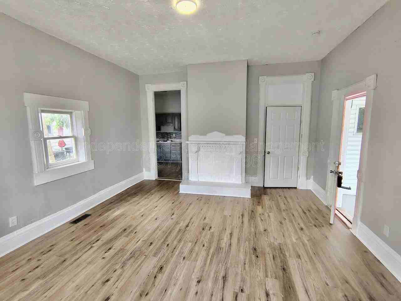 817 S Main St - Photo 4 of 11