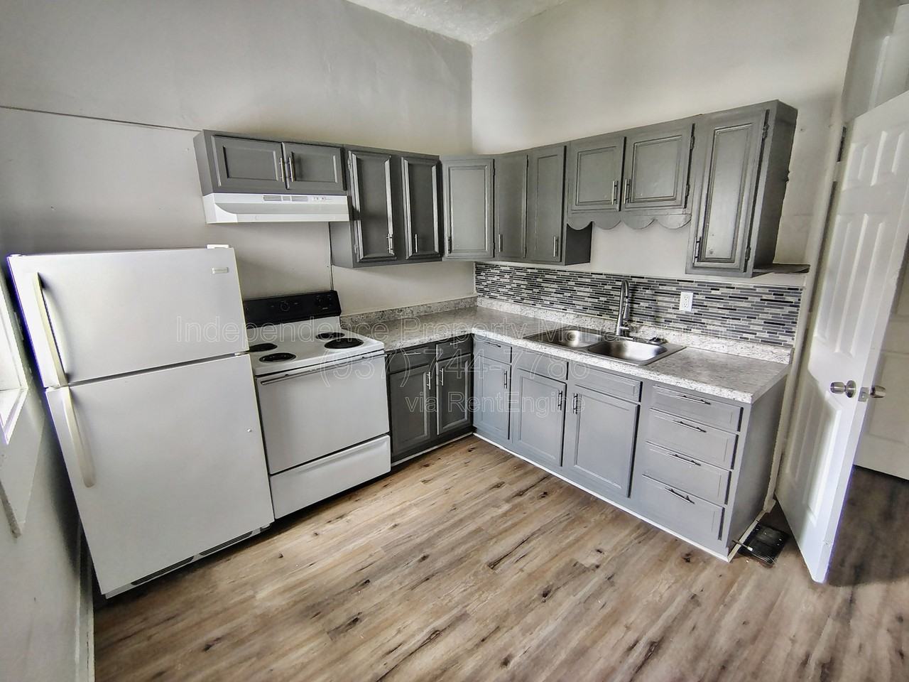 817 S Main St - Photo 5 of 11