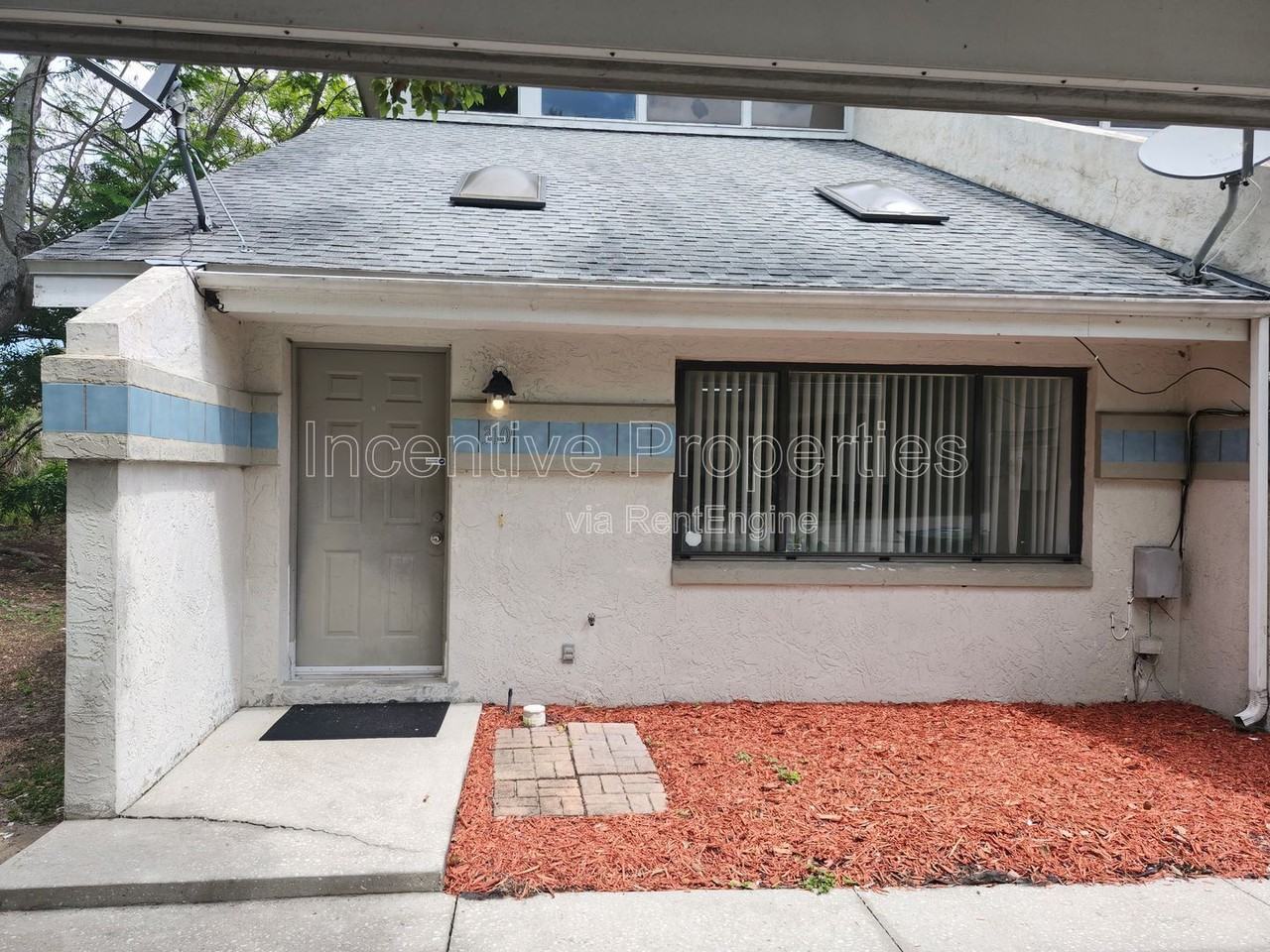 310 Mayfair Pl Sw - Photo 2 of 18