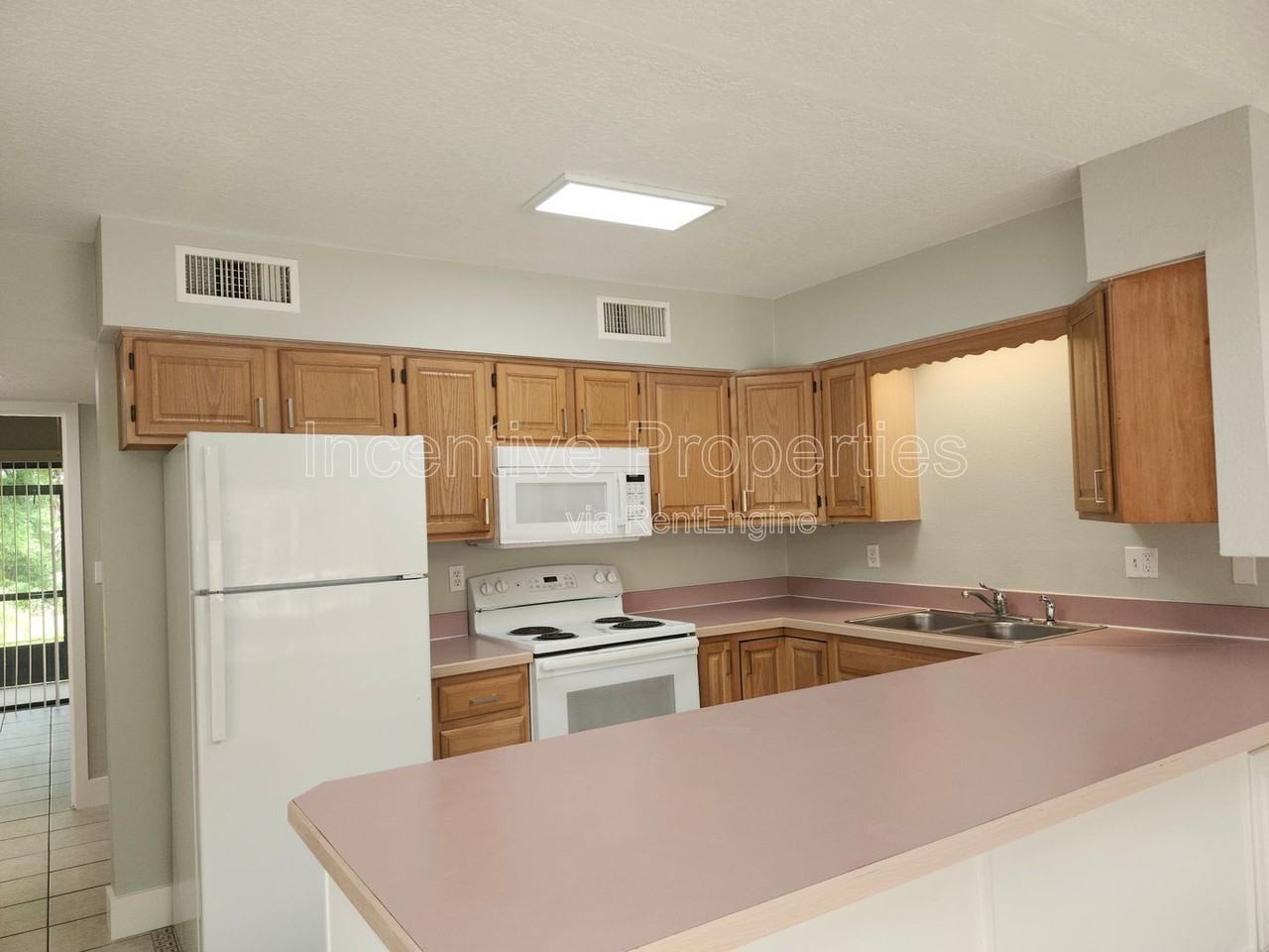 310 Mayfair Pl Sw - Photo 6 of 18