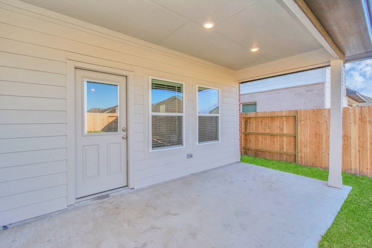 21014 Montego Breeze Ln - Photo 5 of 37