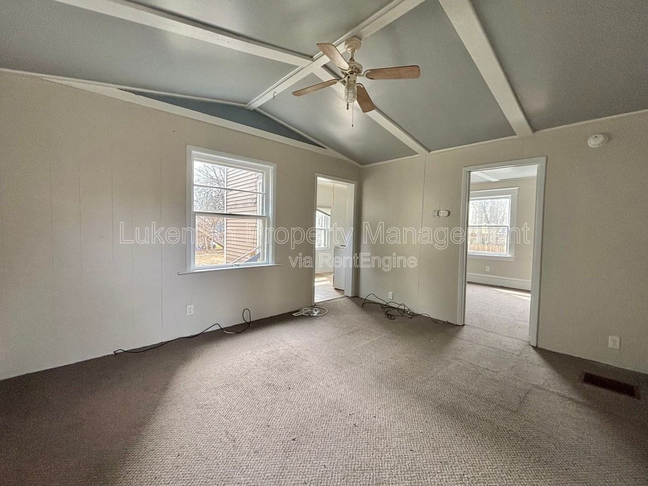 709 W Walnut St #703 - Photo 3 of 6