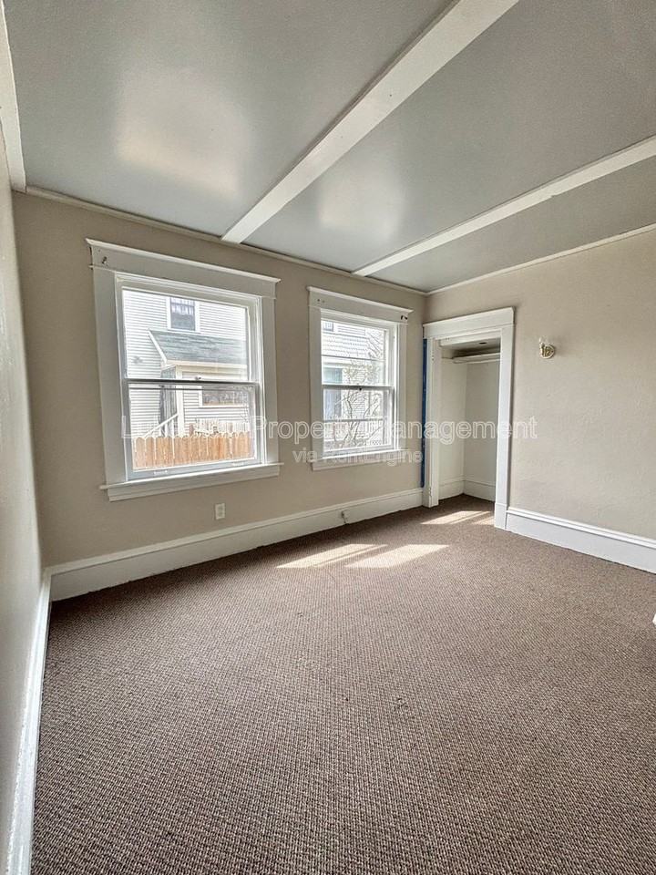 709 W Walnut St #703 - Photo 4 of 6