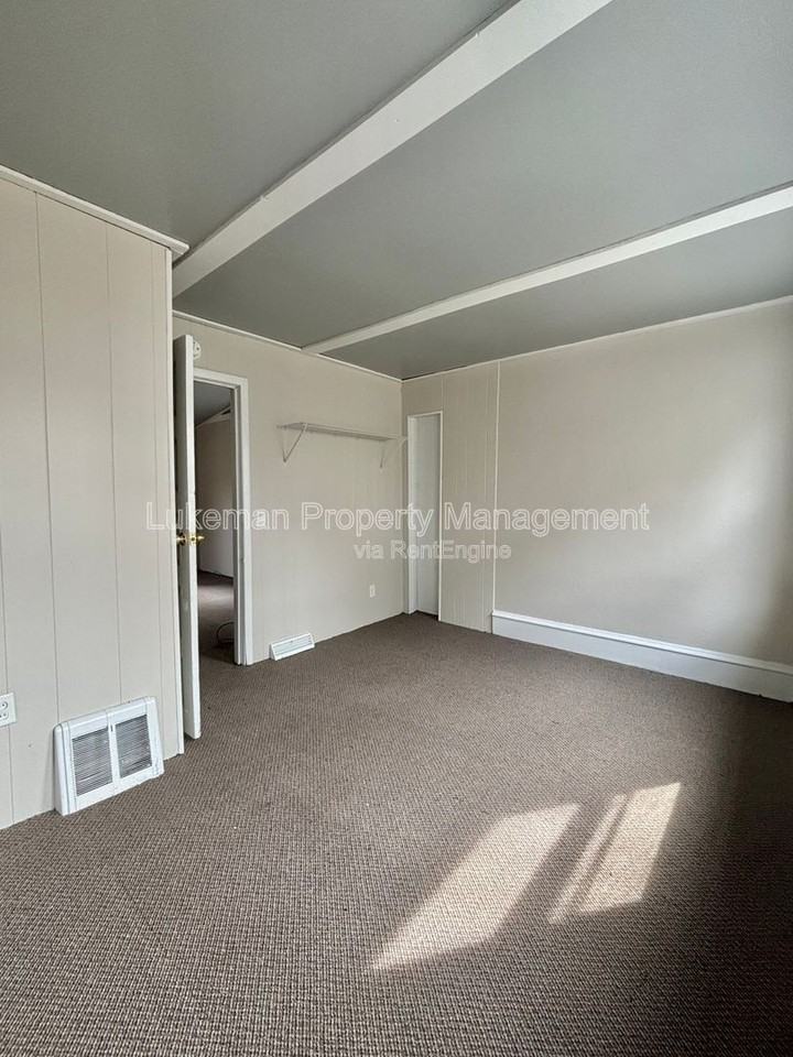 709 W Walnut St #703 - Photo 5 of 6