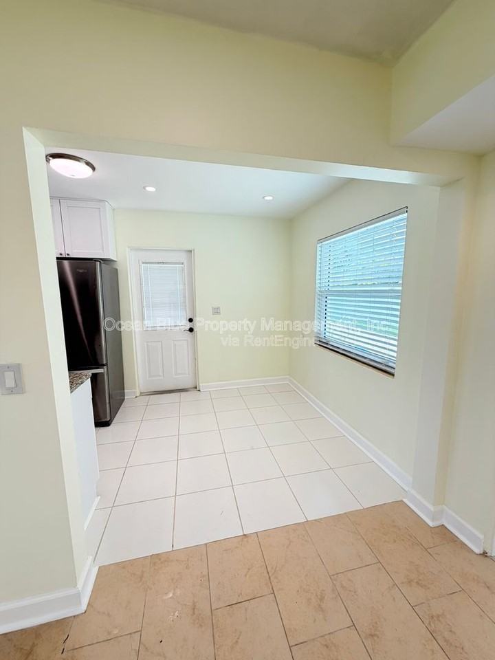 1000 Bay Pine Blvd - Photo 6 of 34