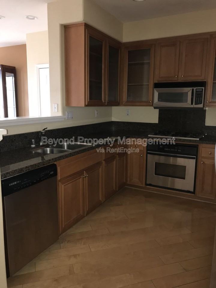 2609 Matera Ln - Photo 7 of 23